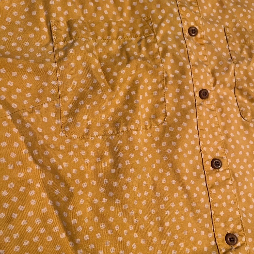 Duluth Trading Co Yellow Polka Dot Short-Sleeve Button-Down Shirt - Picture 4 of 14